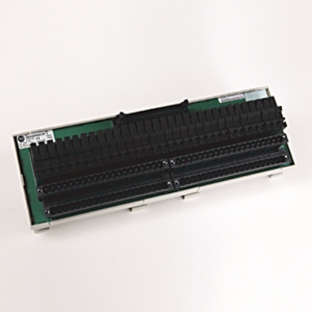 Allen-Bradley 20-Pin Relay IFM RTB 24V DC 16 Relays 1492-RXIMTS2024-16R 1492-RXIMTS2024-16R